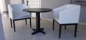 Juego de comedor de dos sillas tapizadas