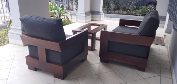 Conjunto sofá y butaca Masi