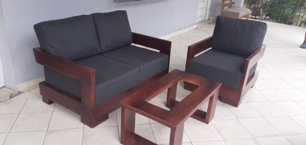 Conjunto sofá y butaca Masi