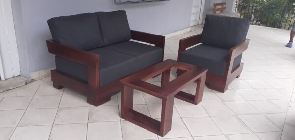 Conjunto sofá y butaca Masi
