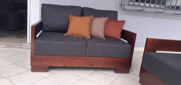 Conjunto sofá y butaca Masi