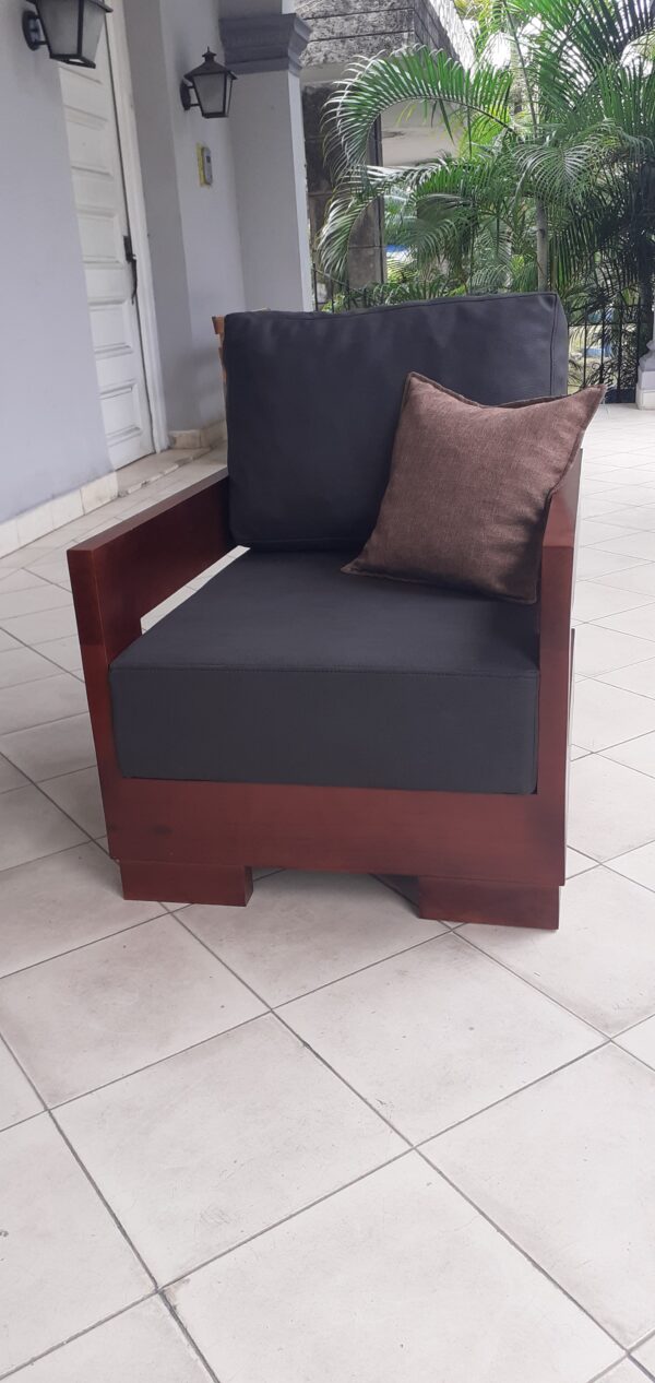 Conjunto sofá y butaca Masi