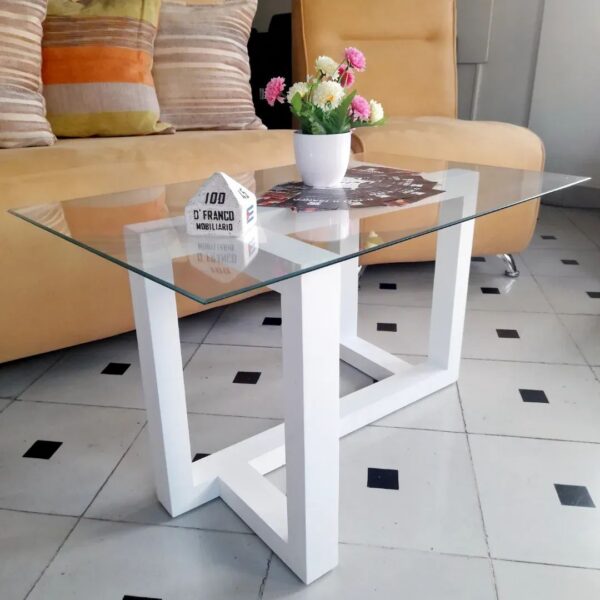 Mesa baja con sobre de cristal